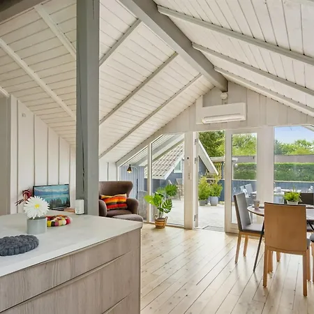 Fenna - 30km From The Sea By Interhome
