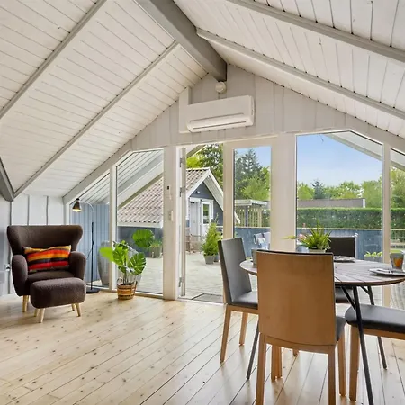 Fenna - 30km From The Sea By Interhome *